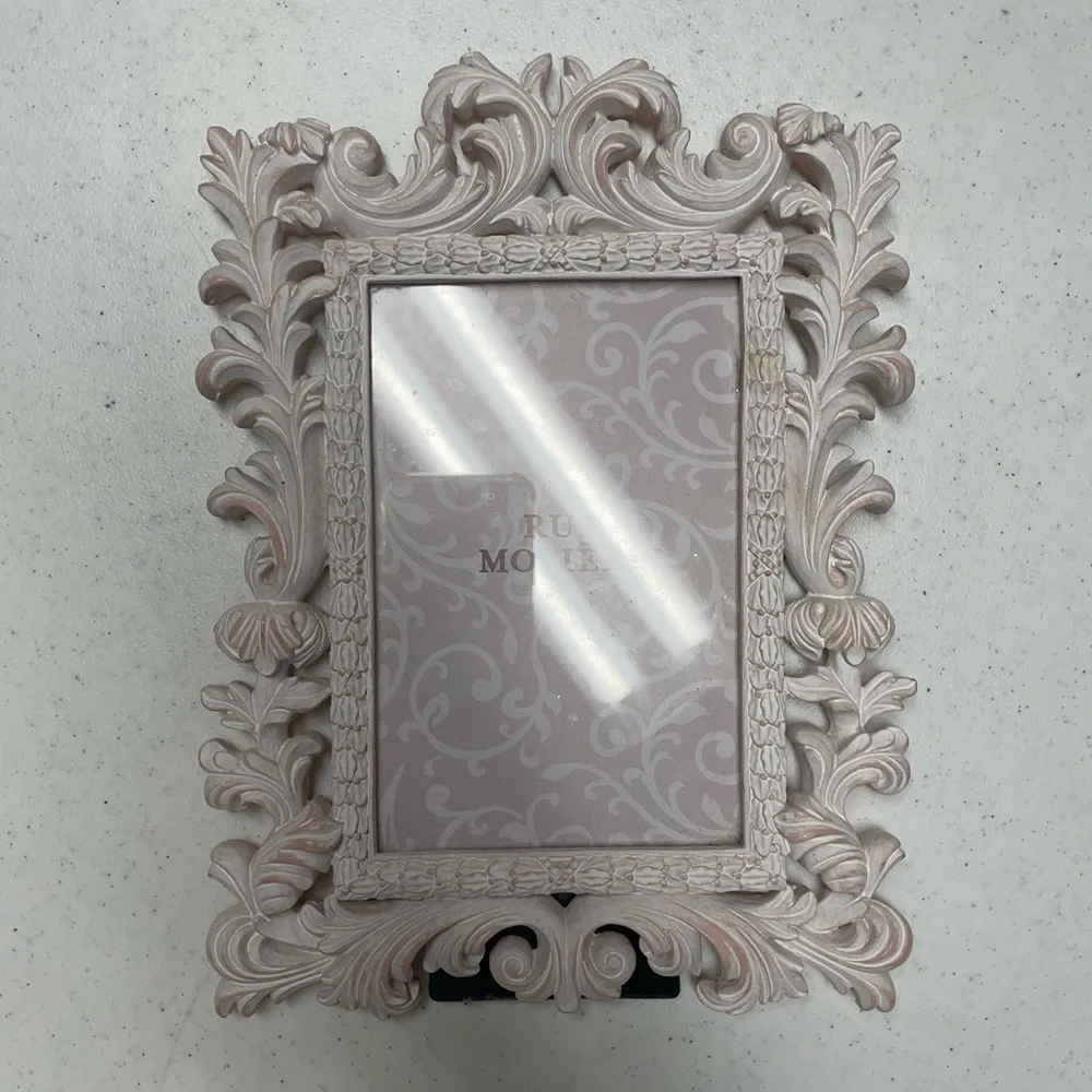 White and‎ Blush Pink Parisian Victorian Feminine Picture Frame 4x6
